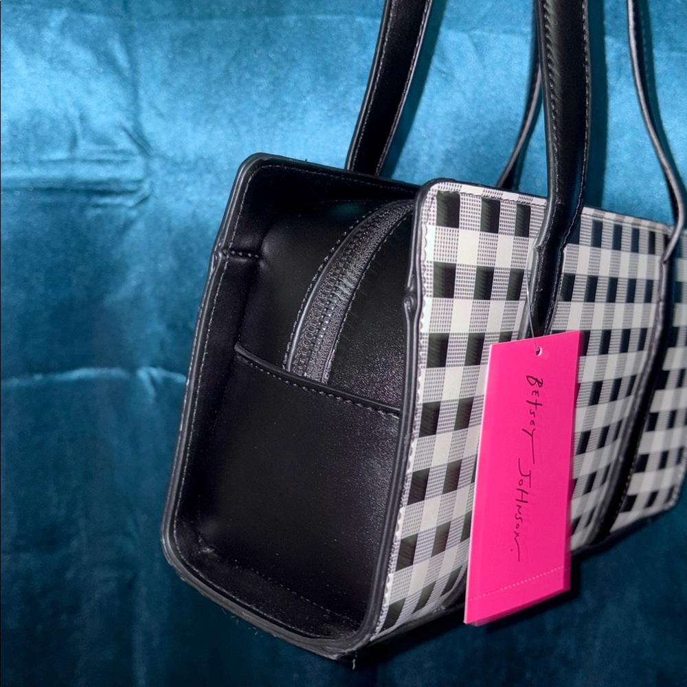 Betsy Johnson Black and White Checkered Shoulder Bag - Picture 4 of 6